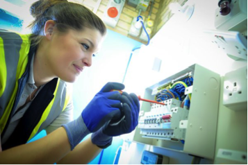 Benefits of Encouraging More Female Apprentices to the Electrical Industry